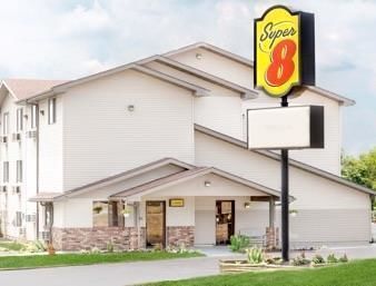 Super 8 By Wyndham Kent/Akron Area Exterior photo